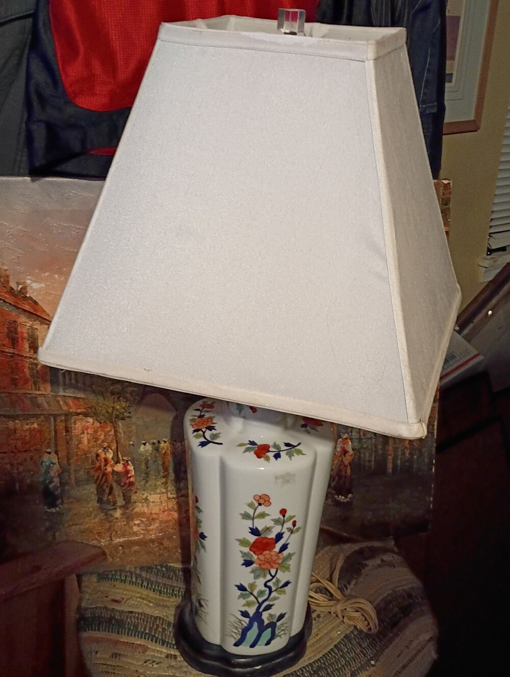 Elegant Japan Hand Painted Floral Porcelain Table Lamp in White & Red 🍒 Blue 🍊